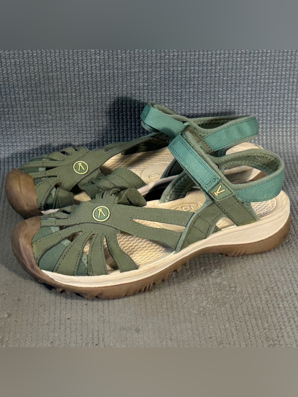 Keen Rose Green Leather Outdoor Sandals Women's Size 7